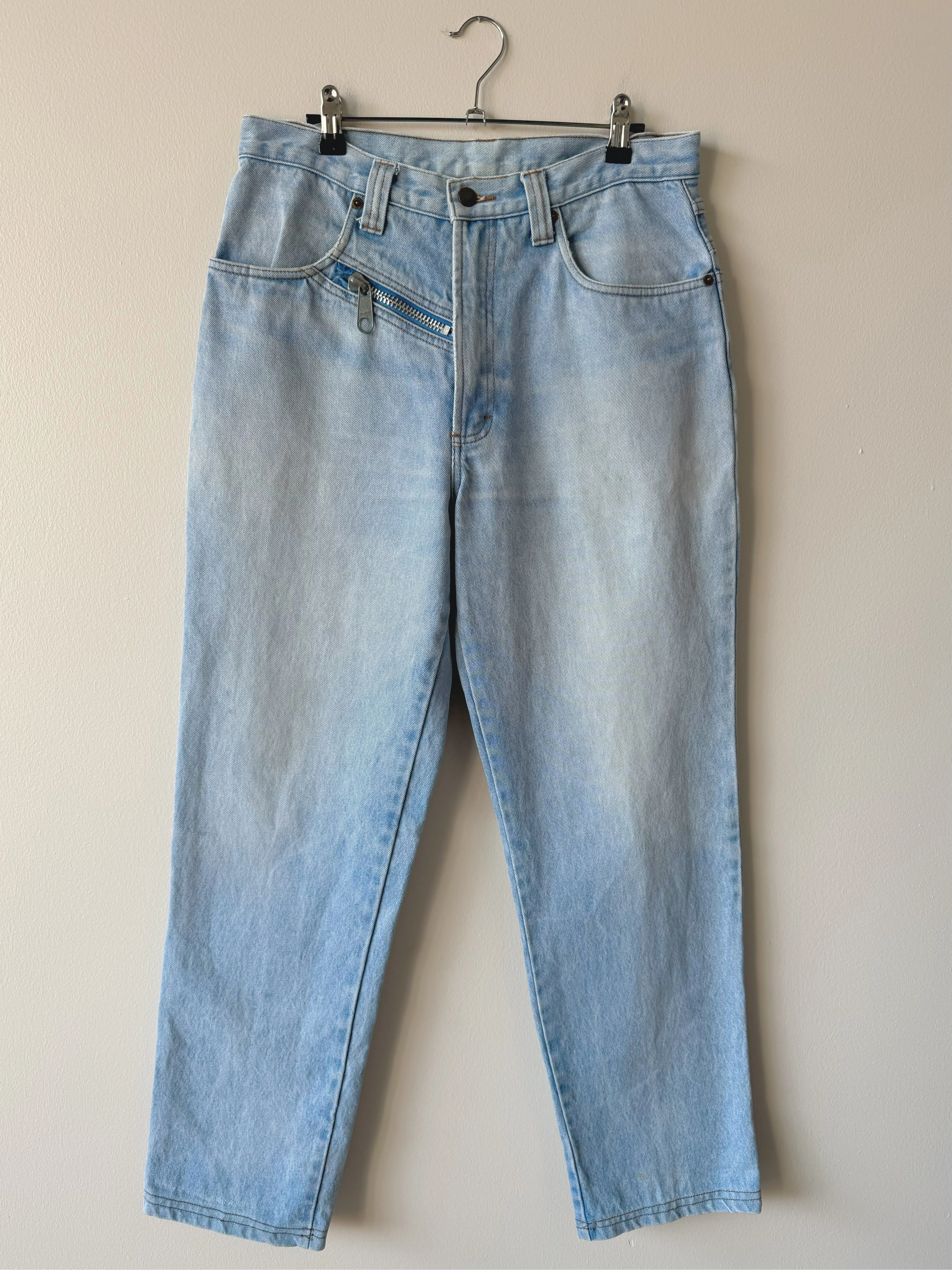 90s Vintage High Waisted Zipper Detail Light Wash Jeans (W32")