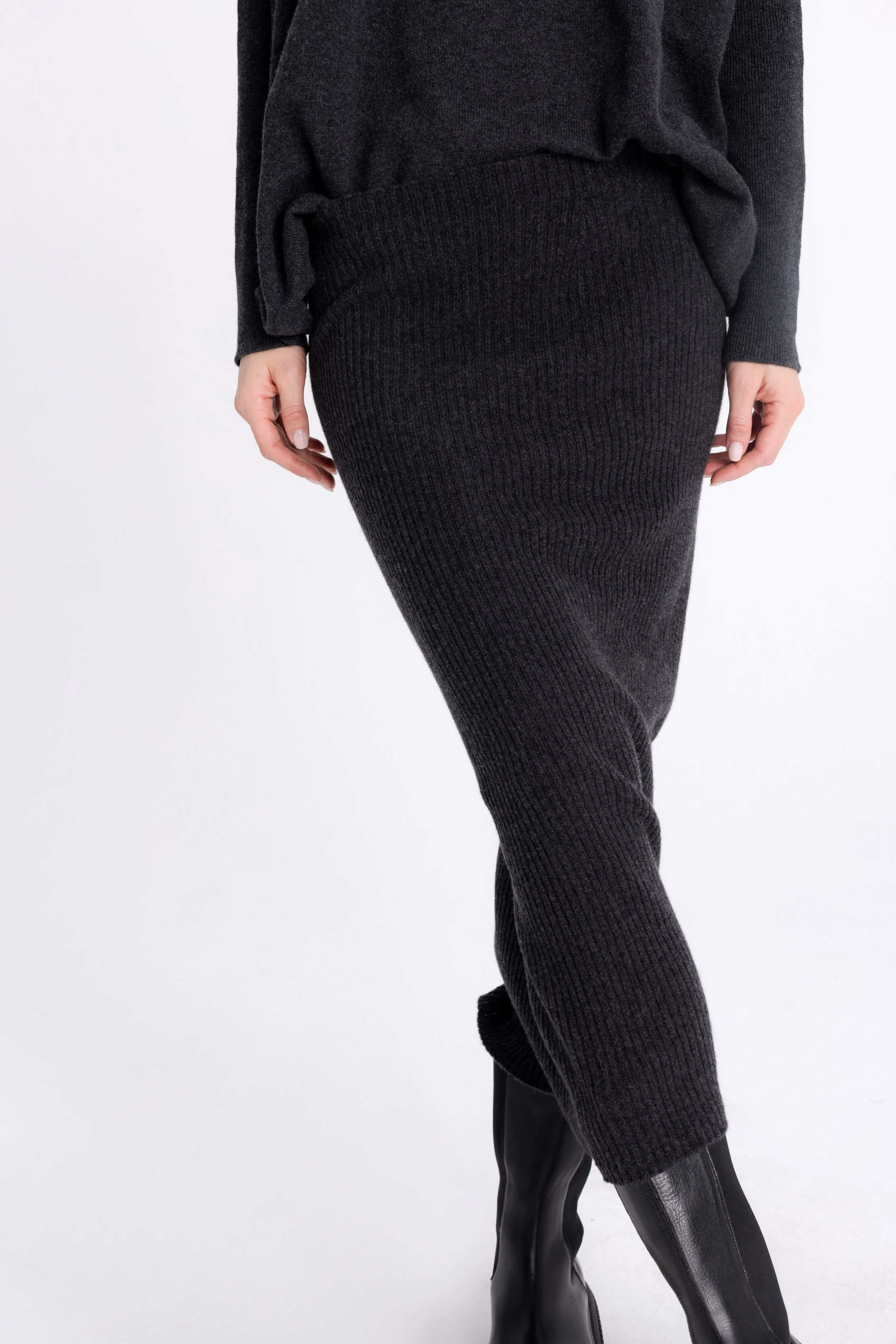 DARK GREY KNITTED CASHMERE SKIRT