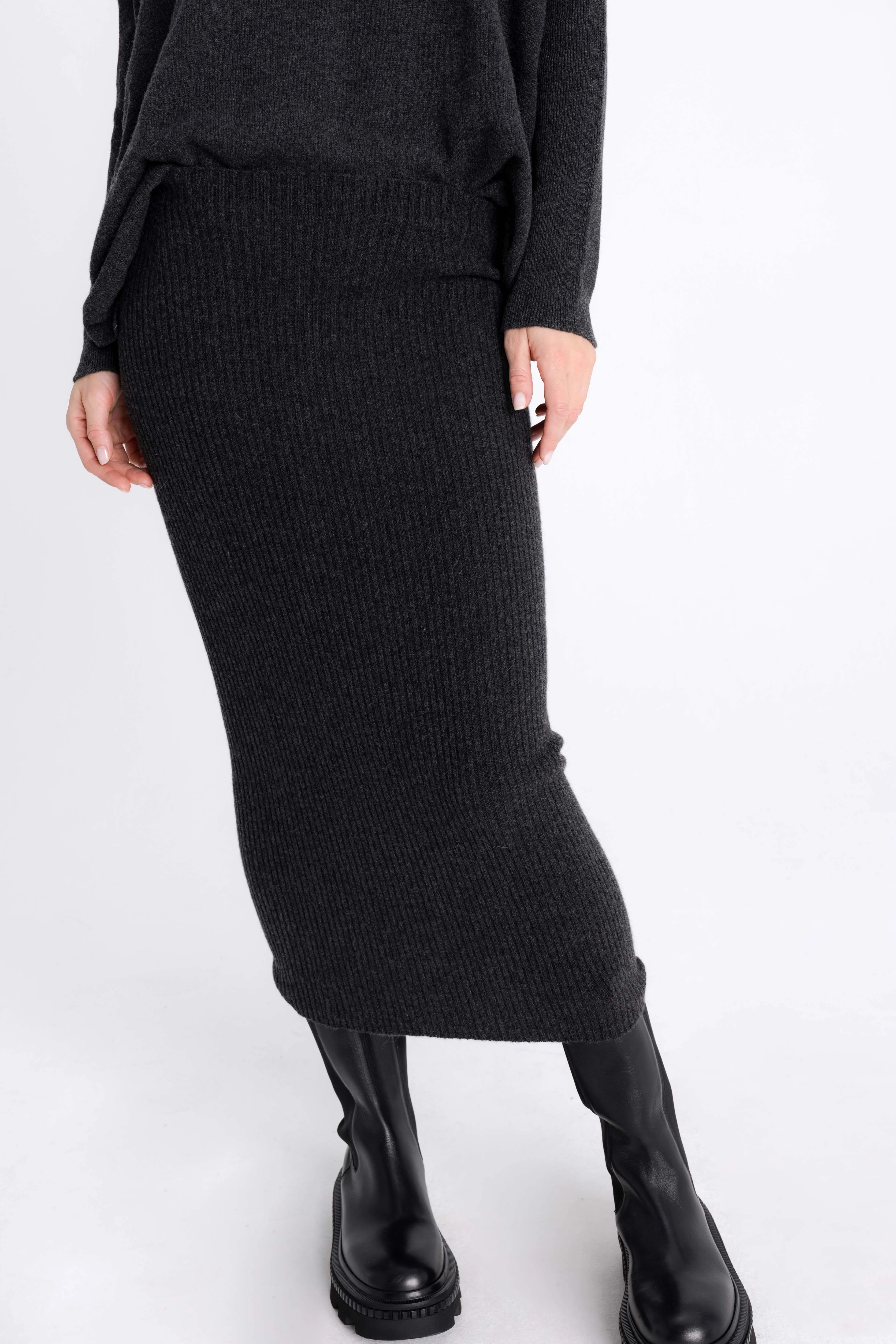 DARK GREY KNITTED CASHMERE SKIRT
