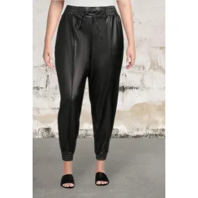 Plus size pintuck elastic waistband faux leather pants